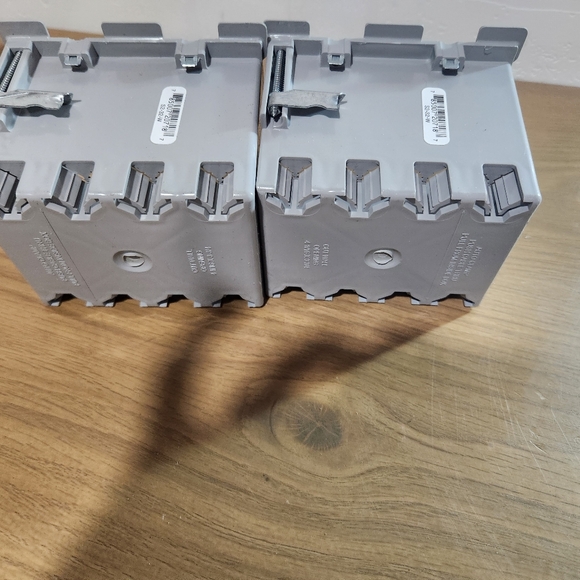 2 pass & Seymour S232W 2-Gang Old Work Switch/Outlet Box, 3.75 x 4.06 x 3.06 In - Picture 4 of 4